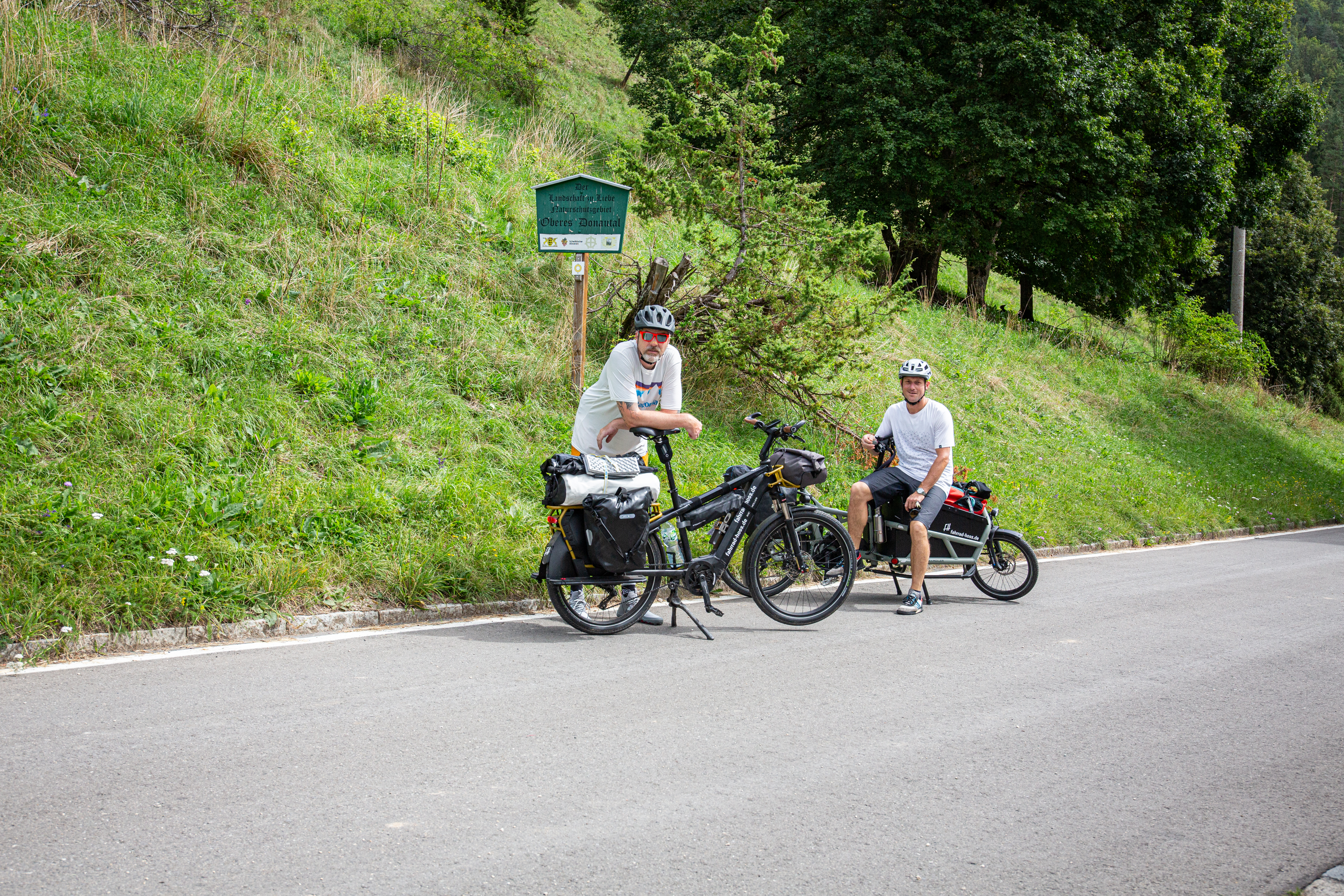 Alexander Hoss und Christian Heer vor Fahrrad Hoss in Aidlingen